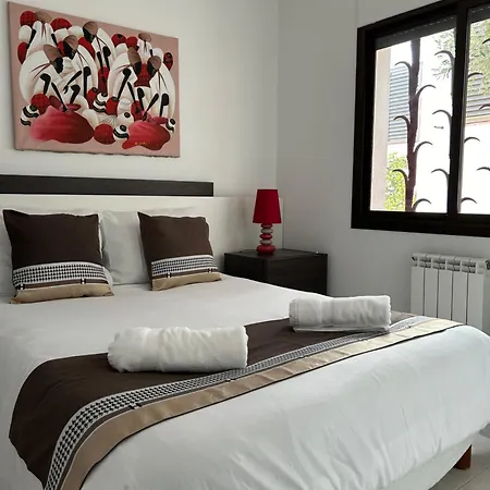 Appartement Duplex Avec Terrasse Magnifique Jacuzzi Vue Roses